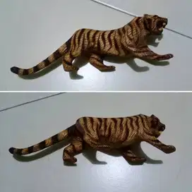 Patung Ukiran Harimau Kayu