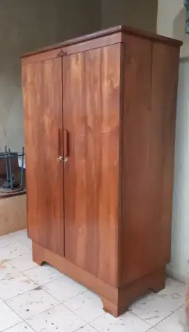 Furniture restorasi