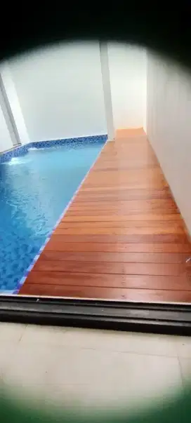 Papan kayu tutup filter kolam