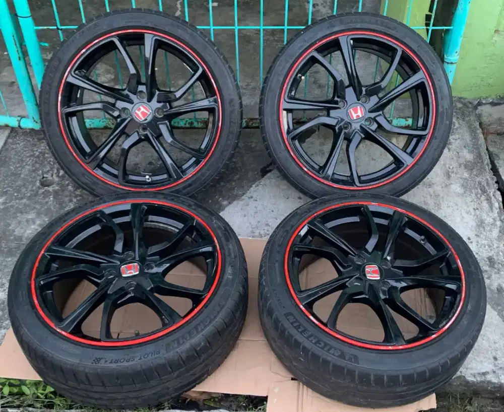 Velg + Ban R17 Lebar 7,5 pcd 4