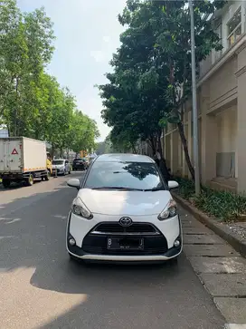 Toyota Sienta V AT 2017 Bensin
