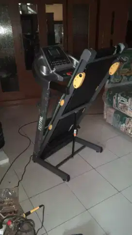 Alat fitnes treadmill elektrik TL 288 new design