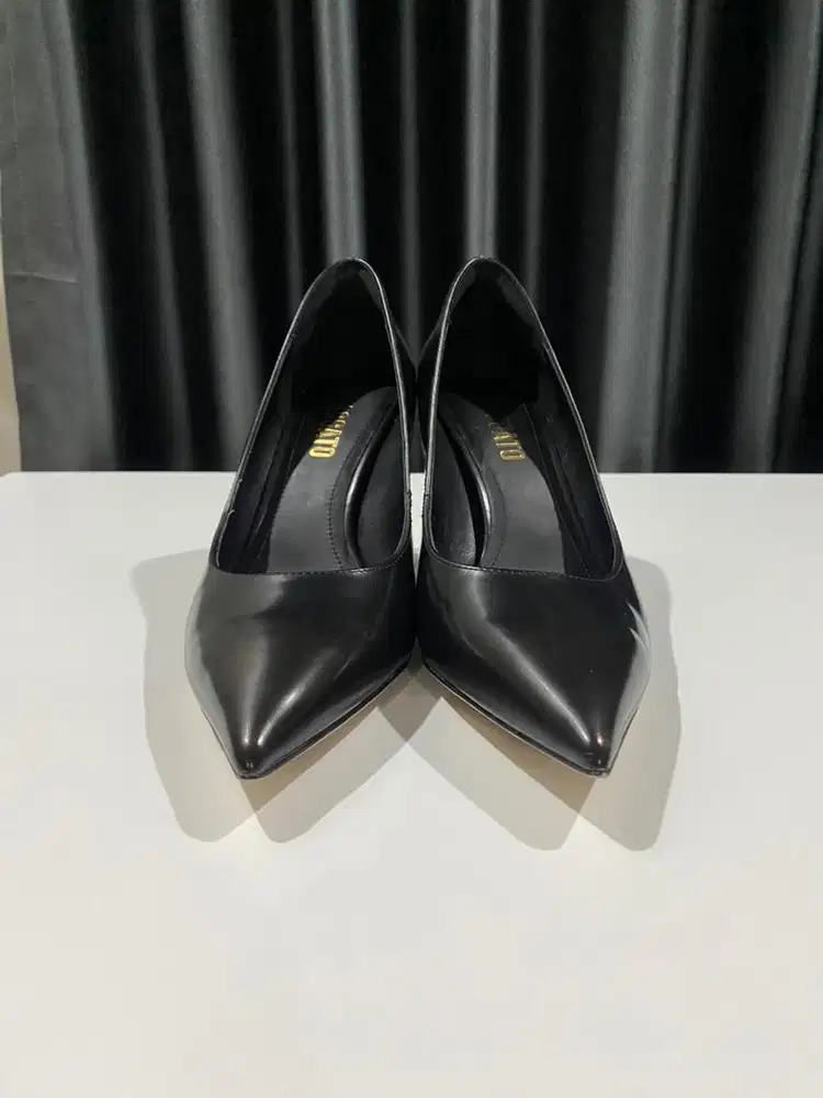Sepatu Staccato