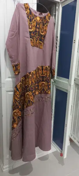 BAJU BEKAS BATIK MUSLIMAH HARGA TERJANGKAU