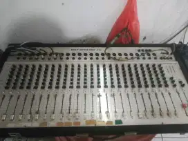 Mixer multi audio.24 chanel .merk lexus rmx 242.