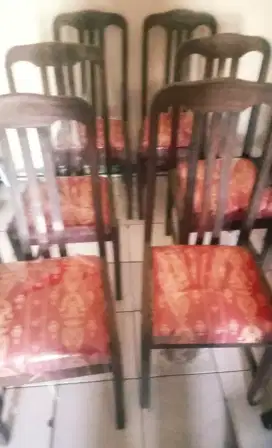Kursi meja makan