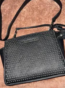 MICHAEL KORS MINI ORIGINAL Classic Leather Sling Bag