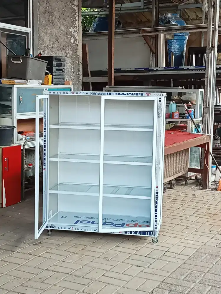 Lemari Aluminium Minimalis