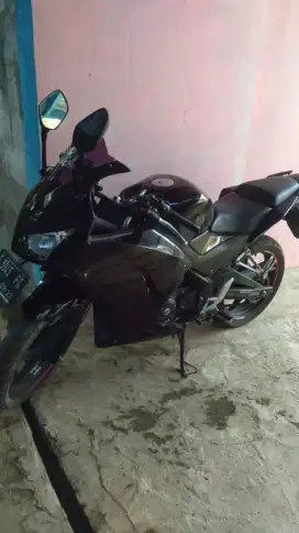 Honda CBR 150R 2015