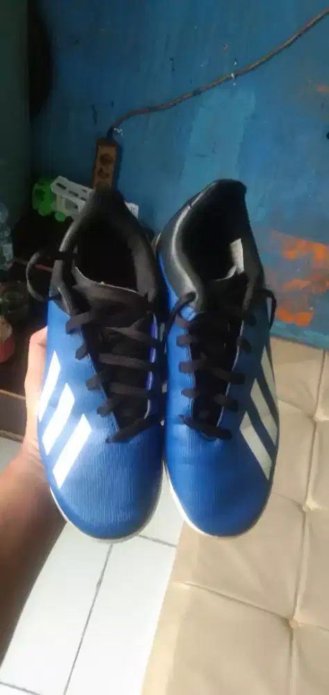 Sepatu futsal adidas / sepatu futsal anak