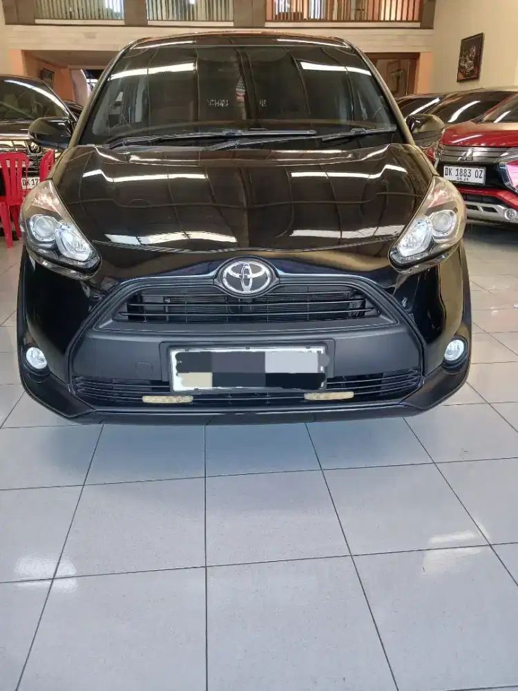 Toyota Sienta V ' 2017 Hitam Metalik A/T