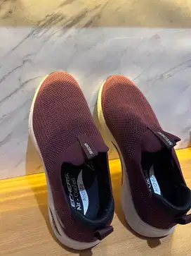 sepatu snekers Skechers