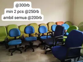 Obral Furniture ex Kantor Kursi Kantor Meja Lemari Besi Kabinet dll