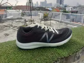 Sepatu Running New Balance Original