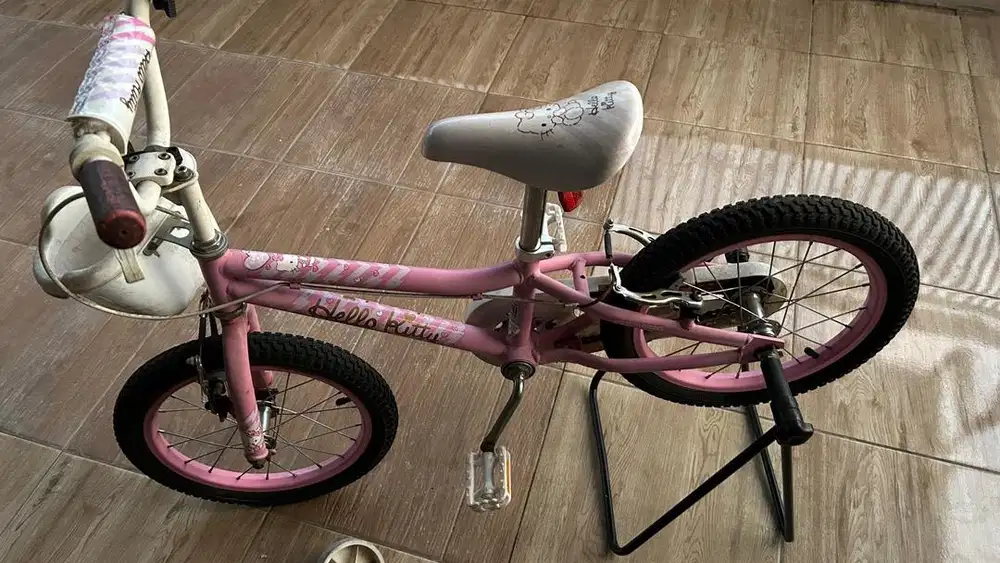 Sepeda Polygon pink