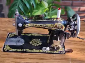 Mesin jahit kepala hitam Butterfly