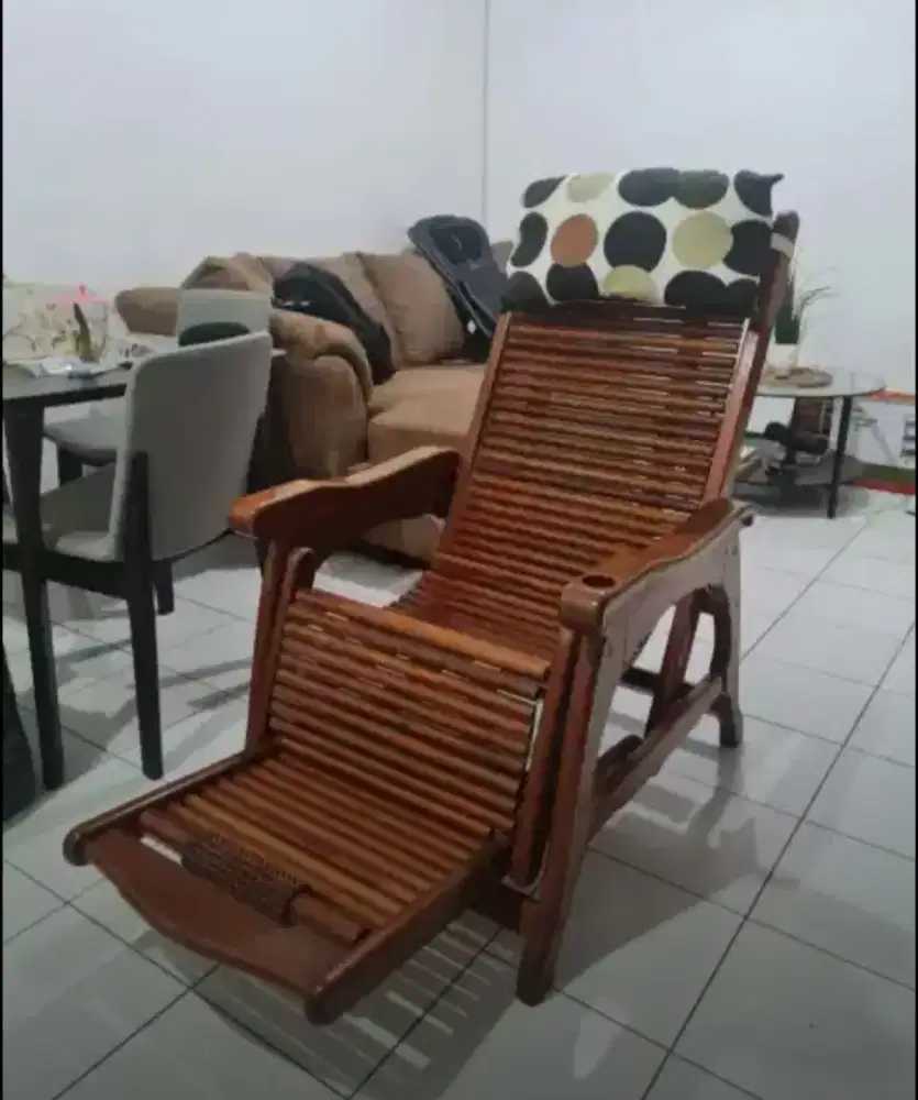 Kursi Malas Santai Lipat Goyang Kayu Jati
