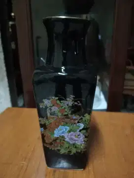 Vas Bunga Porslen Japan