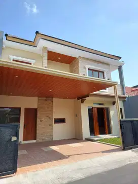 Rumah Baru dan Elegan dekat Jalan Umbul Permai