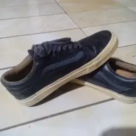 Sepatu Vans size 41 , 100% ori jual murah