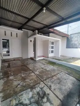 Dijual rumah cepat Rumah baru renovasi di Perumahan Dukuh Zamrud