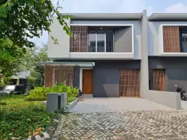 Rumah Royal Residence wiyung cluster depan new gress murah
