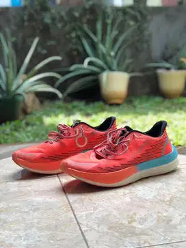 Sepatu Running Ortuseight Hypersonic 1.2