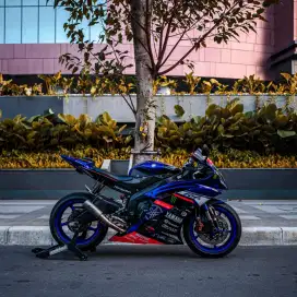 Yamaha R6 2014 blue race