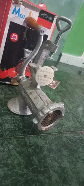 Gilingan daging manual besi model jadul meat mincer no 8