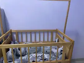 Box bayi bahan kayu