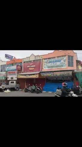 SEWA /JUAL RUKO 2LANTAI TENGAH KOTA DEPAN PASAR