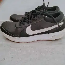 Sepatu second nike ori