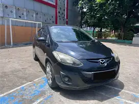 Mazda 2 Sedan 2010