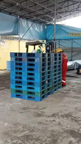 Jual beli pallet plastik