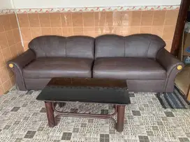 Di Jual Sofa + Meja kaca kondisi masih bagus