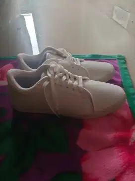 SEPATU BARU UKURAN 43