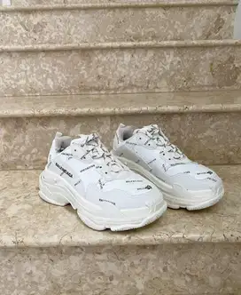 Balenciaga Triple S - Size 39 - No Box - 11jt