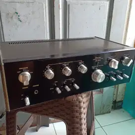 Amplifier sansui AU-5500 sangat mulus.