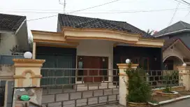 Dijual rumah  komplek duta taman kentan keamanan 24  jam