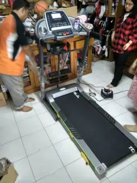 Alat fitnes treadmill elektrik TL 288