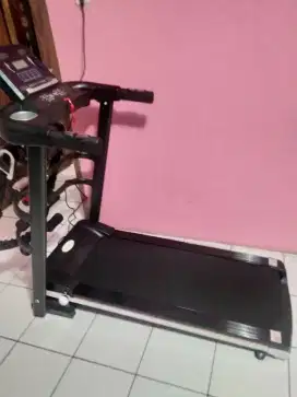 Alat fitnes treadmill elektrik TL 607 hitam