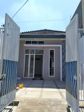 JUAL RUMAH FULL NEW RENOVASI  LEBAK ARUM 100 MTR DARI RAYA KENJERAN