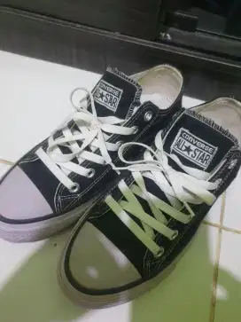 Sepatu Converse mulus