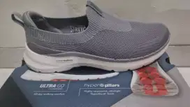 Sepatu  SKECHERS size 44.5