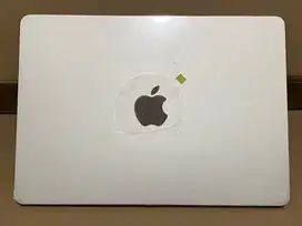 New LCD MacBook Air 13” A2681 2022 STARLIGHT