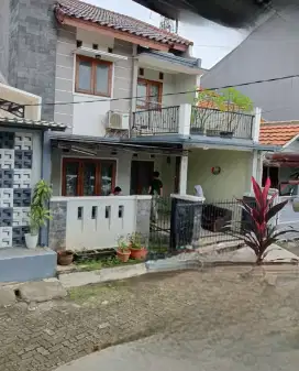 JUAL CEPAT  RUMAH 2 LANTAI DI PERUM CIRIUNG CEMERLANG, CIBINONG
