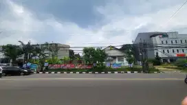 Jalan utama Jakarta Bogor dkt pasar ciluar