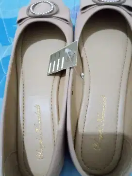 Yongki Komaladi Flatshoes