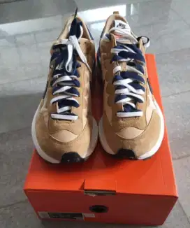 NIKE X SACAI Vaporwaffle sesame blue