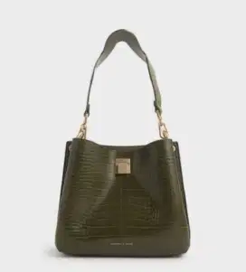 Charles & keith wavy croco green